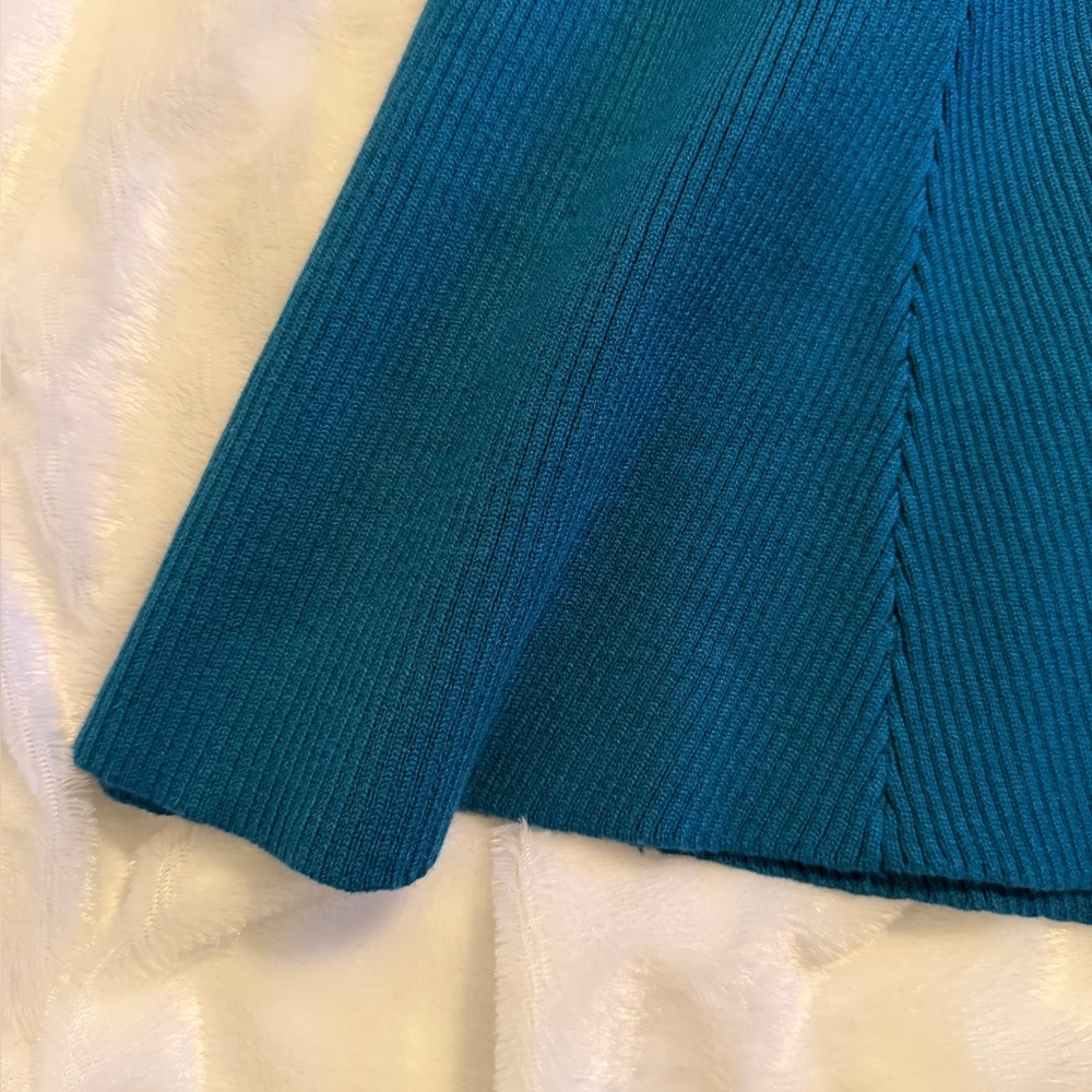 Elegant Blue Knit Dress - Picture 11 of 11